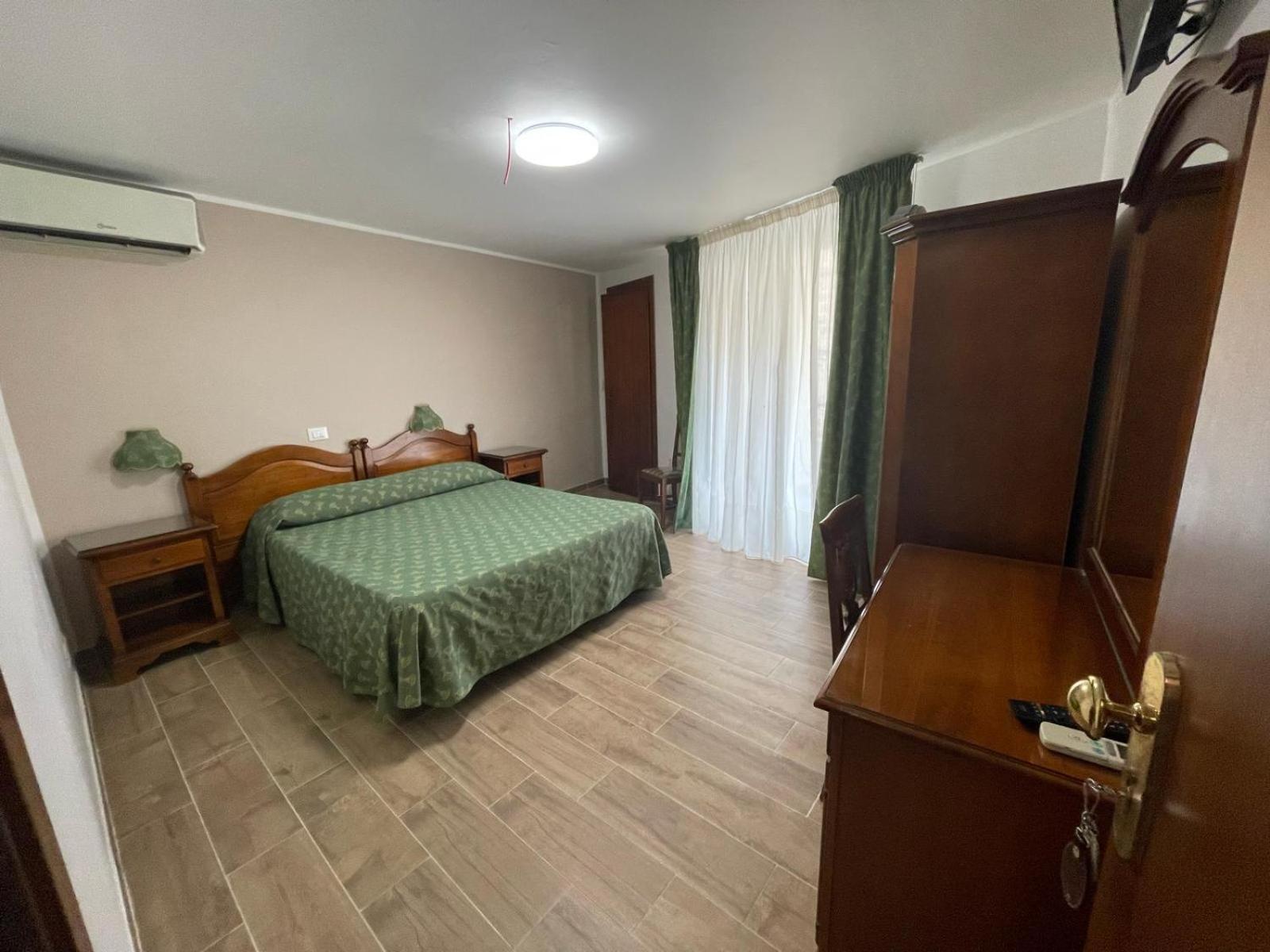 פלרמו Hotel Cortese מראה חיצוני תמונה